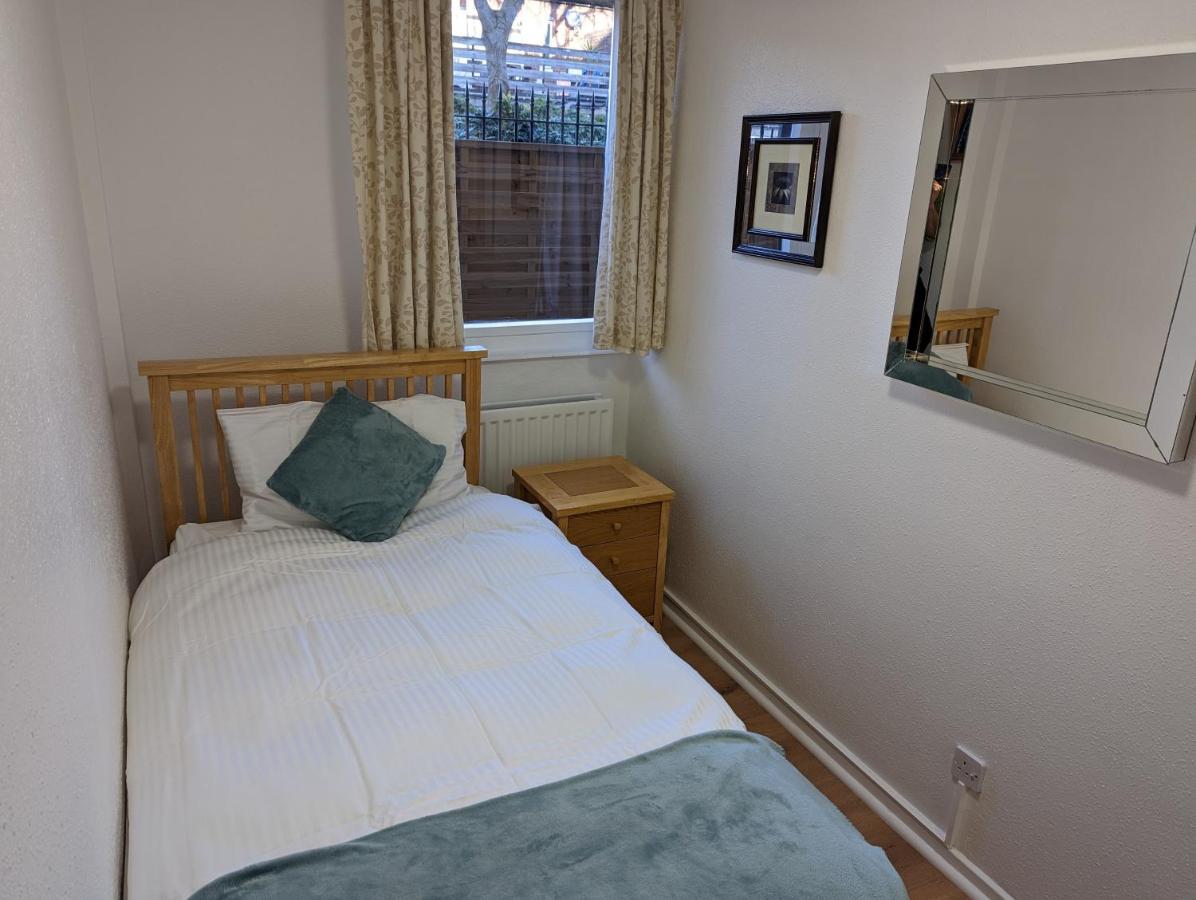Beautiful independent apartment in London UK Buitenkant foto
